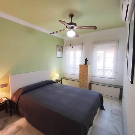 Fuentes De アパート